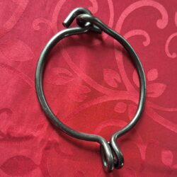 Handsmitt halsband i rundstål - svartmetallic, 8mm