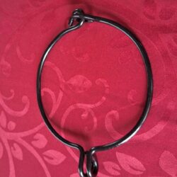 Handsmitt halsband i rundstål, 6mm  svart